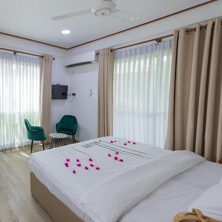 Hotel Nihaali Maldives Kudarikilu Zewnętrze zdjęcie